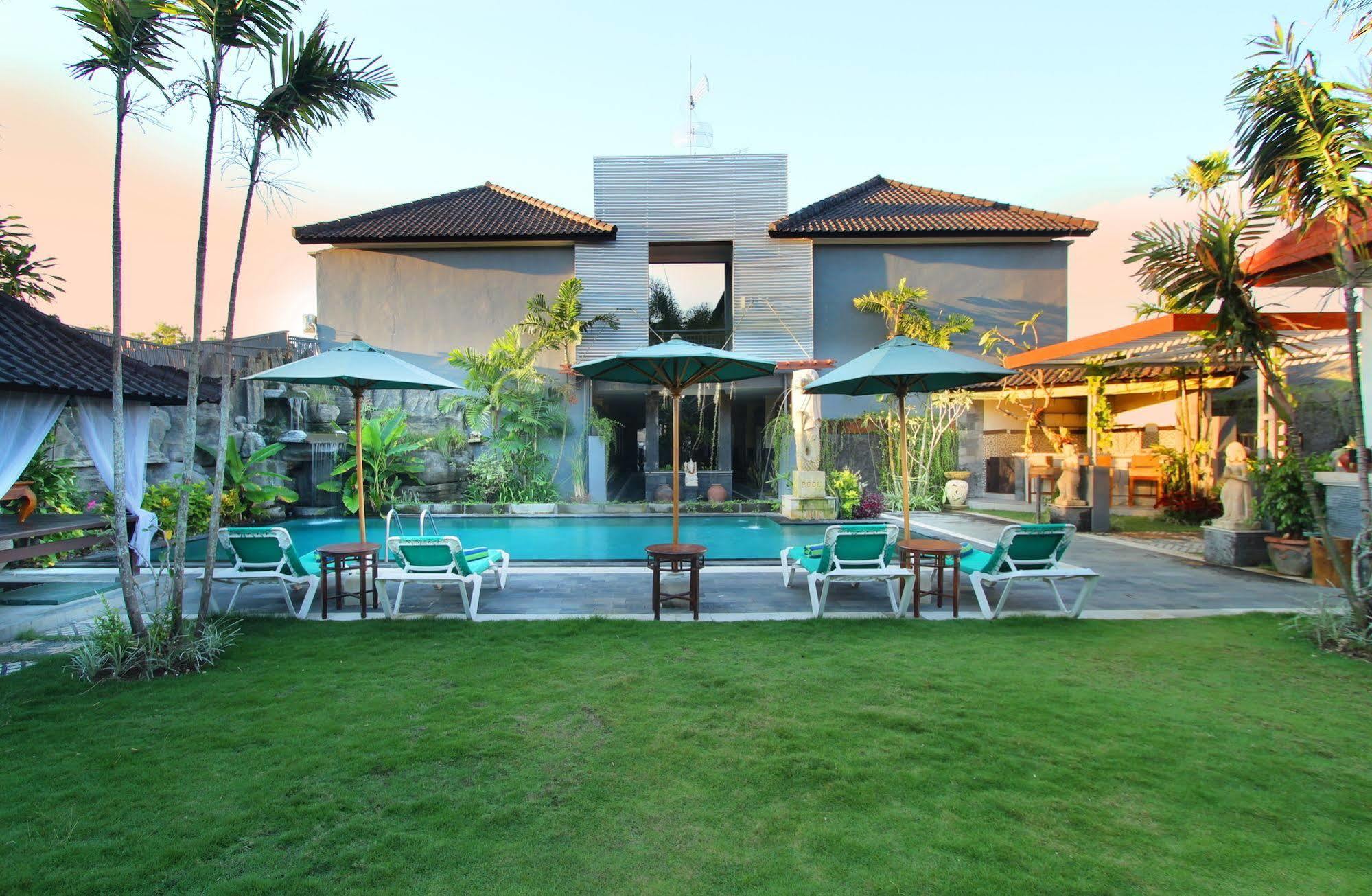 จิมบารัน เลสตารี โฮเต็ล แอนด์ เรสซิเดนซ์ Hotel จิมบาราน ภายนอก รูปภาพ