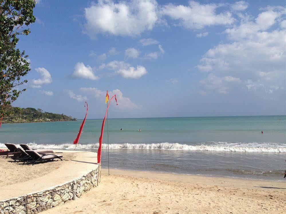 จิมบารัน เลสตารี โฮเต็ล แอนด์ เรสซิเดนซ์ Hotel จิมบาราน ภายนอก รูปภาพ