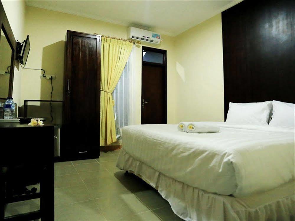 จิมบารัน เลสตารี โฮเต็ล แอนด์ เรสซิเดนซ์ Hotel จิมบาราน ภายนอก รูปภาพ